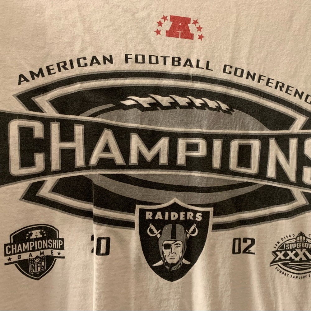 Men’s raiders t-shirt size large